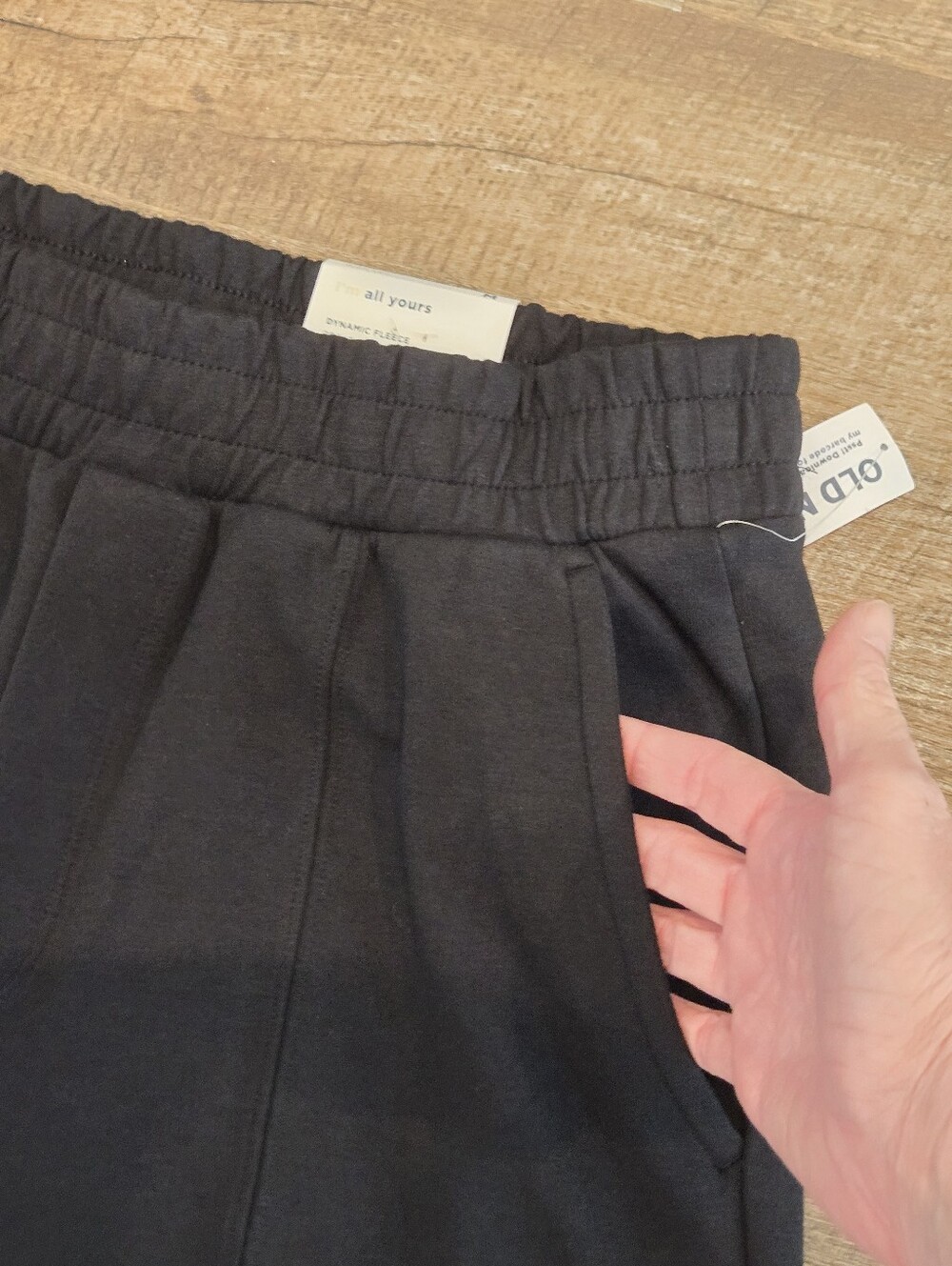 Old Navy High-Waisted Dynamic Fleece Wide-Leg Pants - Picture 8 of 13